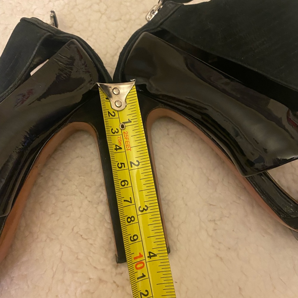 Black patent leather/elastic open toe high heels. Size 6 - Picture 7 of 10